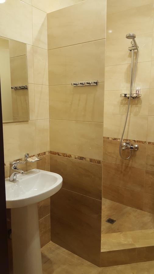 Guest House Belweder กากรา ภายนอก รูปภาพ
